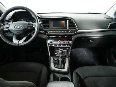 Used 2020 Hyundai Elantra SE w/ Cargo Package (C1) FWD image 17