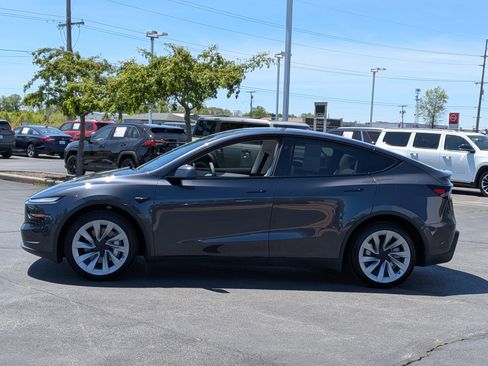 Used 2026 Tesla Model Y 2WD image 5
