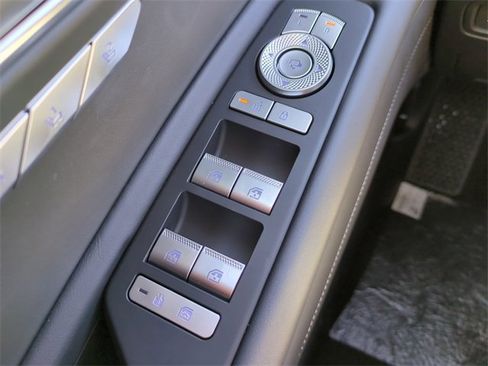 Certified 2025 Genesis GV80 2.5T Standard image 21