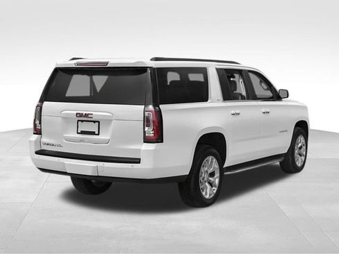 Used 2017 GMC Yukon XL SLT w/ Premium Edition RWD image 2