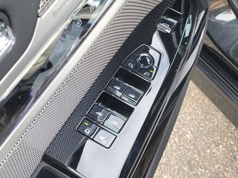 Certified 2023 BMW 760i xDrive w/ Executive Package image 6