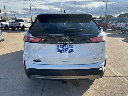 Used 2024 Ford Edge SEL w/ Class II Trailer Tow Package image 5