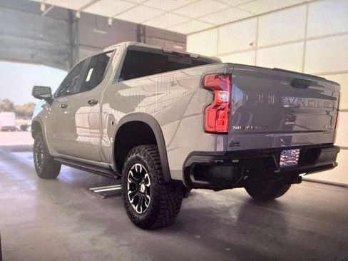 Used 2024 Chevrolet Silverado 1500 ZR2 w/ Technology Package AWD/4WD image 4
