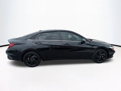 New 2026 Hyundai Elantra SEL Sport image 4