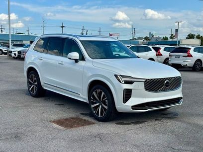New 2025 Volvo XC90 B6 Core w/ Climate Package