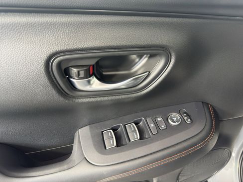 Used 2025 Honda HR-V Sport image 15