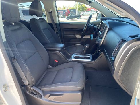 Used 2022 Chevrolet Colorado LT w/ Safety Package image 17