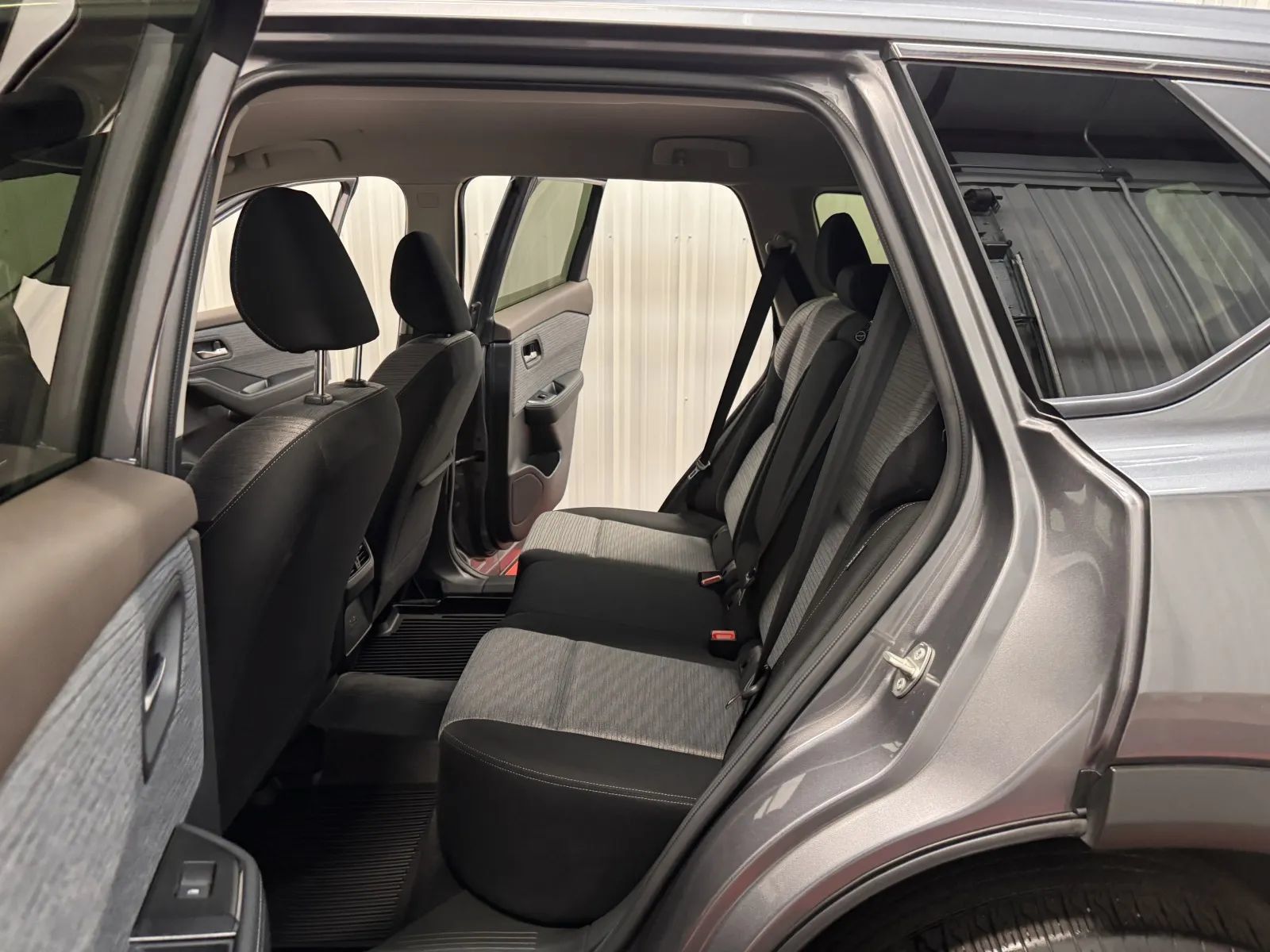 Used 2023 Nissan Rogue SV AWD/4WD image 35