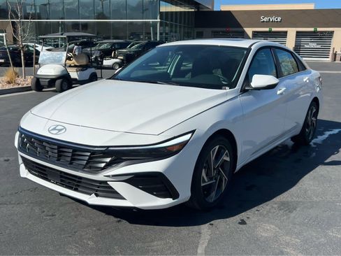 New 2026 Hyundai Elantra Limited FWD image 2