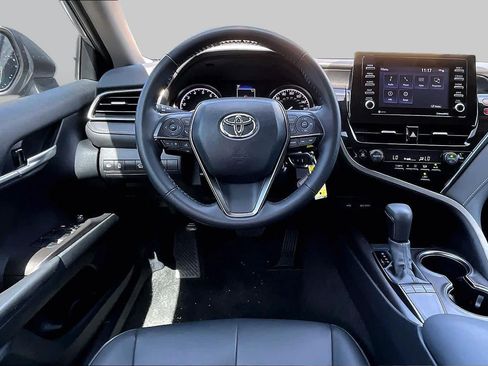 Used 2024 Toyota Camry SE FWD image 6