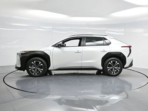 Used 2024 Toyota bZ4X XLE image 33