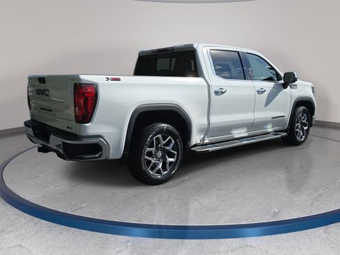 Used 2023 GMC Sierra 1500 SLT w/ SLT Premium Plus Package AWD/4WD image 5