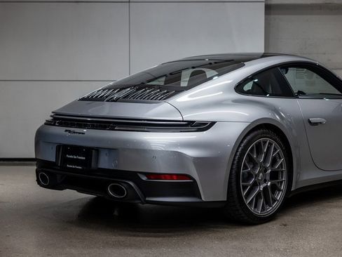 Used 2025 Porsche 911 Carrera image 22