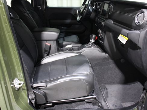 Used 2022 Jeep Wrangler Unlimited Sahara image 26