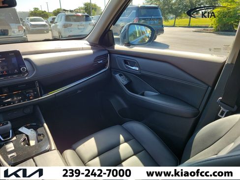 Used 2023 Nissan Rogue SL FWD image 18