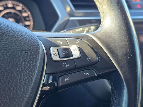 Used 2018 Volkswagen Tiguan SEL Premium image 34