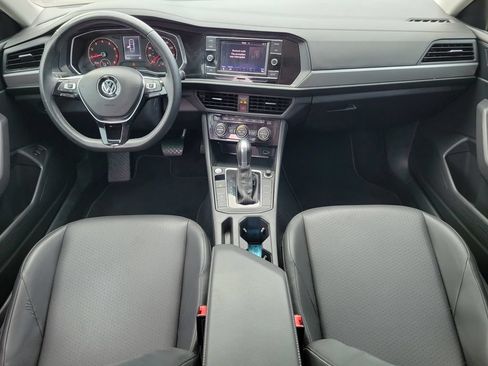 Used 2019 Volkswagen Jetta SE w/ Cold Weather Package FWD image 15