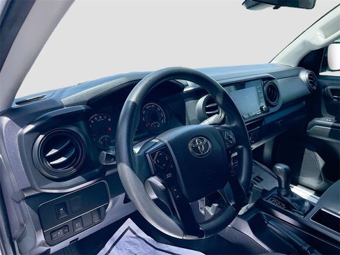 Used 2022 Toyota Tacoma SR image 11