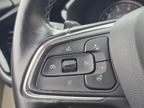 Used 2022 Buick Envision Avenir w/ Technology Package II image 21