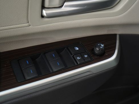 Used 2024 Toyota Sienna XLE image 24