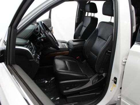 Used 2019 Chevrolet Tahoe Premier AWD/4WD image 17