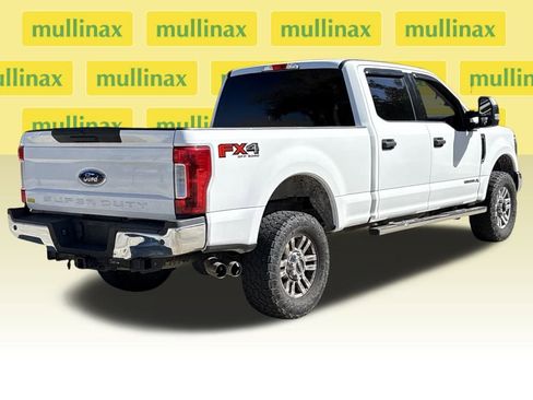 Used 2018 Ford F250 XLT w/ XLT Value Package image 4