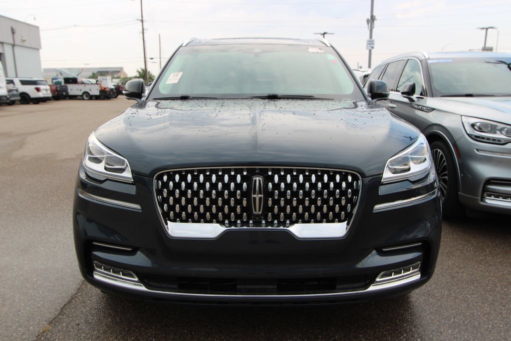 Used 2024 Lincoln Aviator Black Label w/ Dynamic Handling Package AWD/4WD image 2
