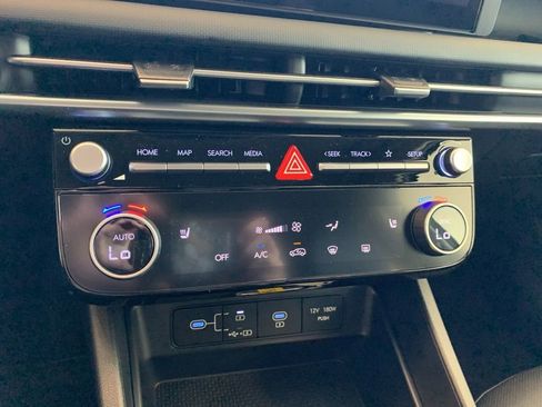 Used 2018 Toyota RAV4 LE w/ All Weather Liner Package AWD/4WD image 25