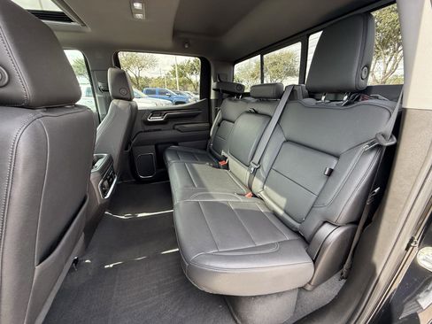 Used 2023 GMC Sierra 1500 SLT image 29