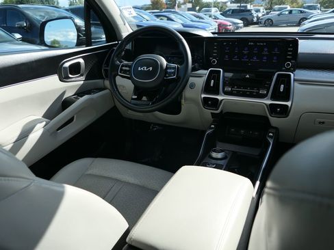 Used 2023 Kia Sorento EX image 29