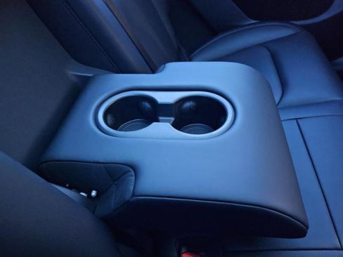 Used 2023 Tesla Model Y Long Range image 57