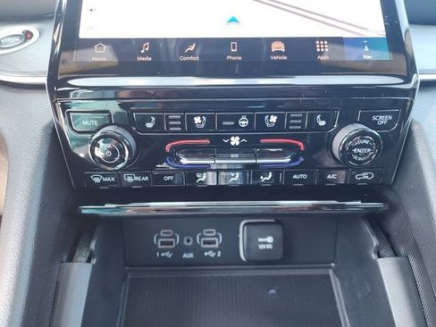 New 2025 Jeep Grand Cherokee L Limited w/ Luxury Tech Group II image 9