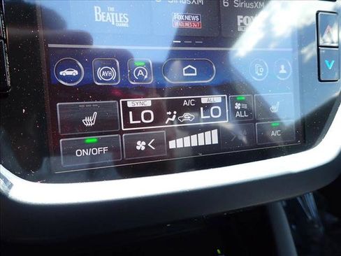 Used 2025 Subaru Forester Premium AWD/4WD image 23