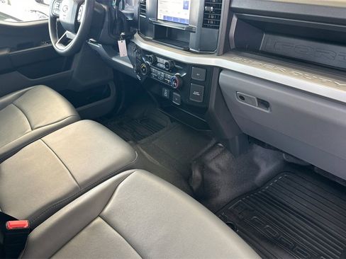 Used 2025 Ford F250 XL w/ XL Chrome Package image 15