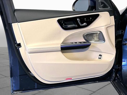 New 2026 Mercedes-Benz C 300 4MATIC Sedan image 11