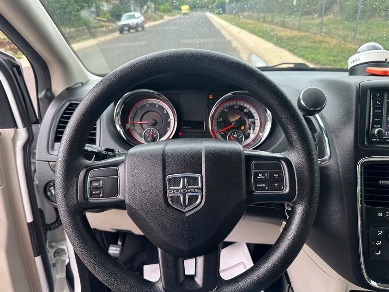 Used 2019 Dodge Grand Caravan SE FWD image 26