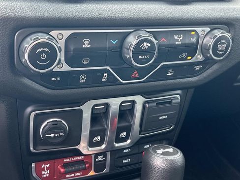 Used 2024 Jeep Wrangler Sport AWD/4WD image 24