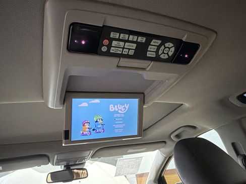 Used 2015 Honda Odyssey Touring Elite image 25