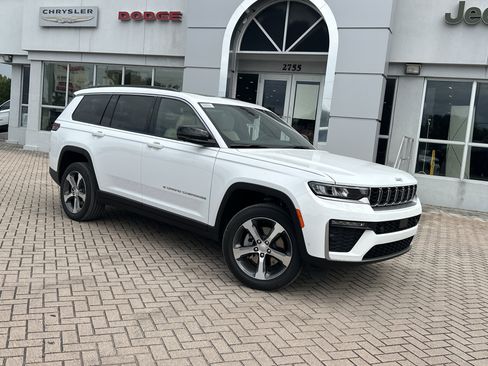 New 2026 Jeep Grand Cherokee L Limited w/ Luxury Tech Group II AWD/4WD image 2