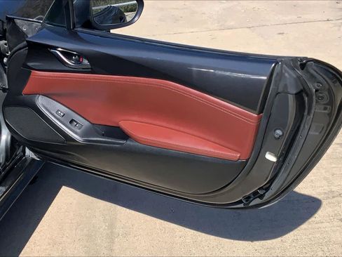 Used 2019 MAZDA MX-5 Miata RF Grand Touring w/ GT-S Package image 18