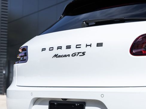 Certified 2017 Porsche Macan GTS image 15