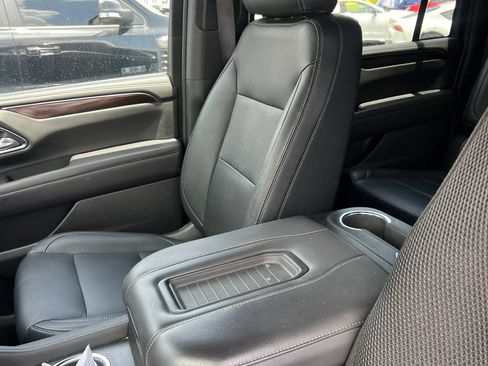 Used 2024 GMC Yukon XL SLE w/ Gmc Pro Safety Plus Package RWD image 10