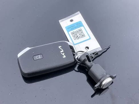 Used 2022 Kia Telluride LX AWD/4WD image 36