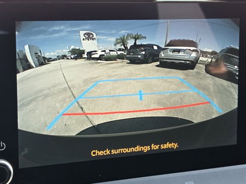 Used 2024 Toyota Prius XLE FWD image 17