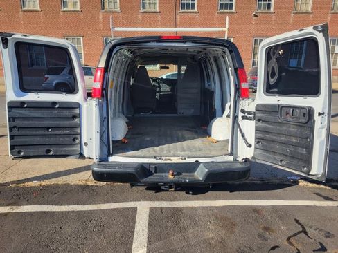 Used 2019 Chevrolet Express 2500 w/ Driver Convenience Package RWD image 6