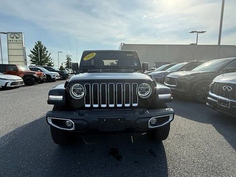 Used 2022 Jeep Wrangler Unlimited Sahara w/ LED Lighting Group AWD/4WD image 2