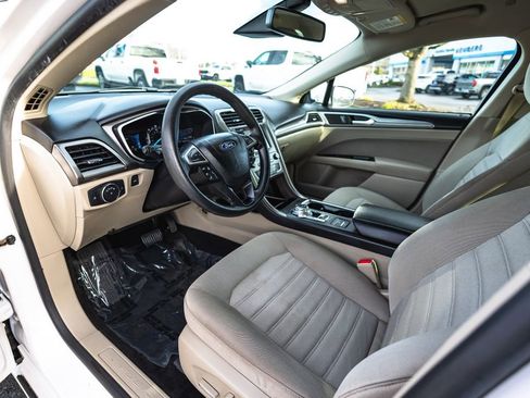 Used 2019 Ford Fusion SE image 19