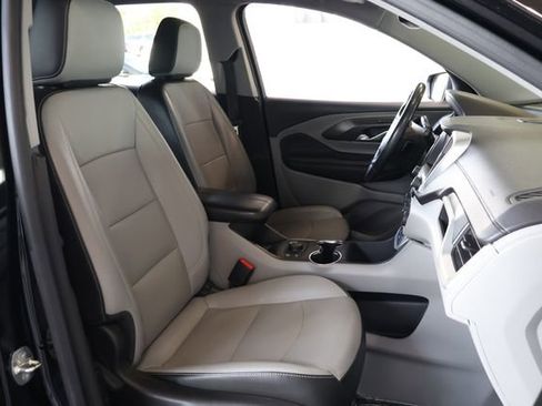 Used 2022 GMC Terrain SLT w/ Infotainment Package II FWD image 22