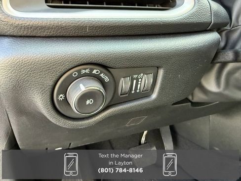 New 2026 Chrysler Pacifica Select w/ S Appearance Package image 13