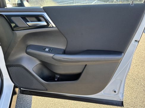 Used 2022 Mitsubishi Outlander ES image 19